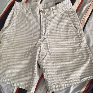 Vineyard vines seersucker breaker shorts size 28